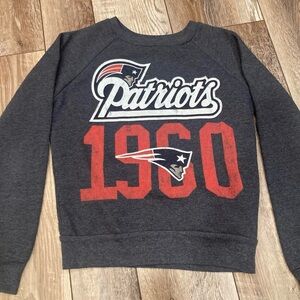 NFL Gray and Red Crew Neck Sweater Patriots